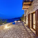 Aegila Boutique 4*