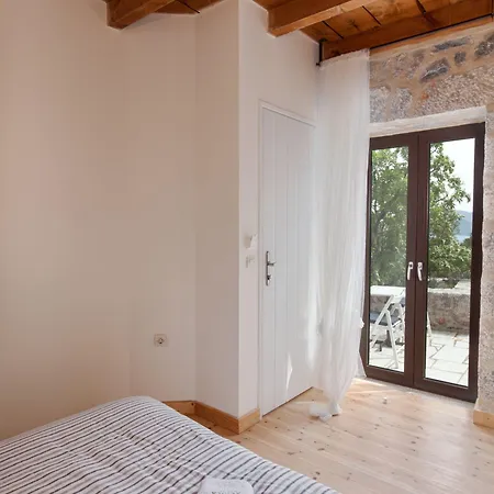 Aegila Boutique Exo Nimfion